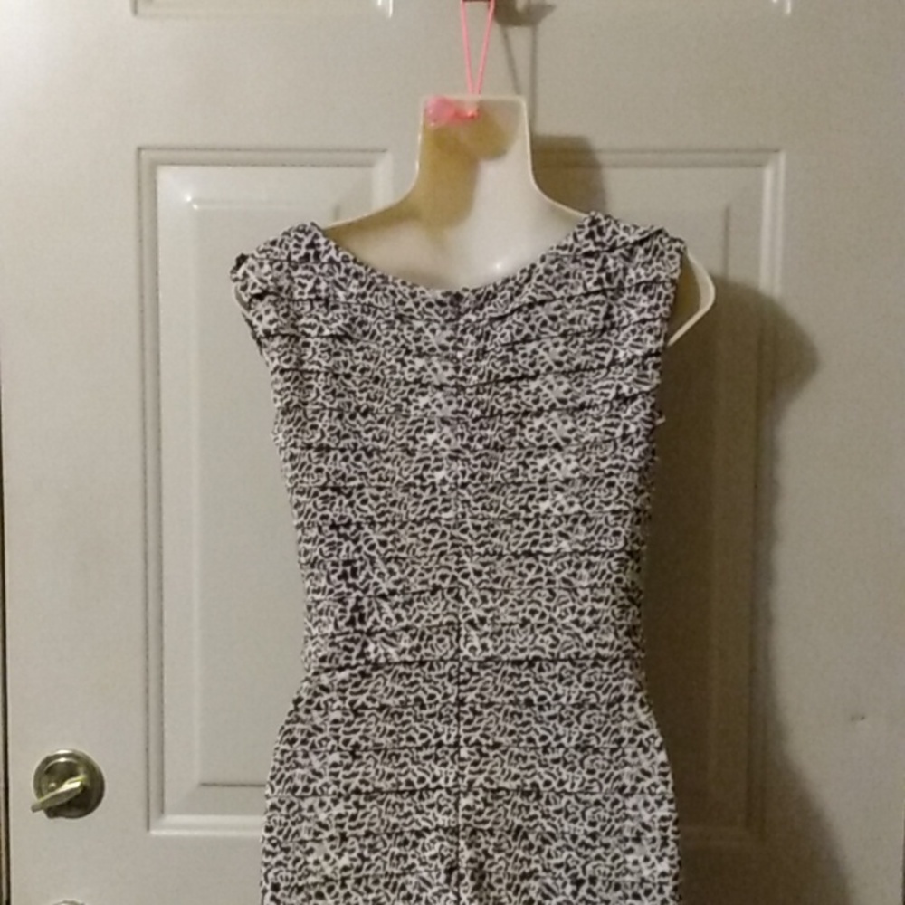 Cheetah print shirred fitted dress - Picture 5 of 11